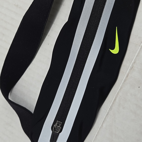 Nike Slim Waistpack - Picture 4 of 5